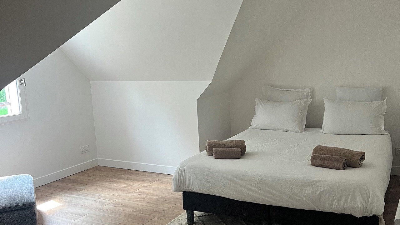 Photo of Bedroom in La Celle-sur-Morin