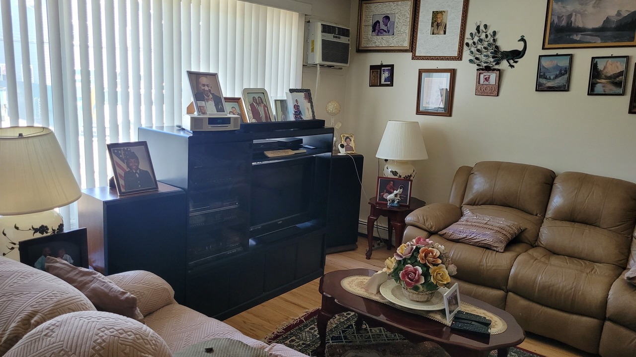 Photo of Livingroom in Queens