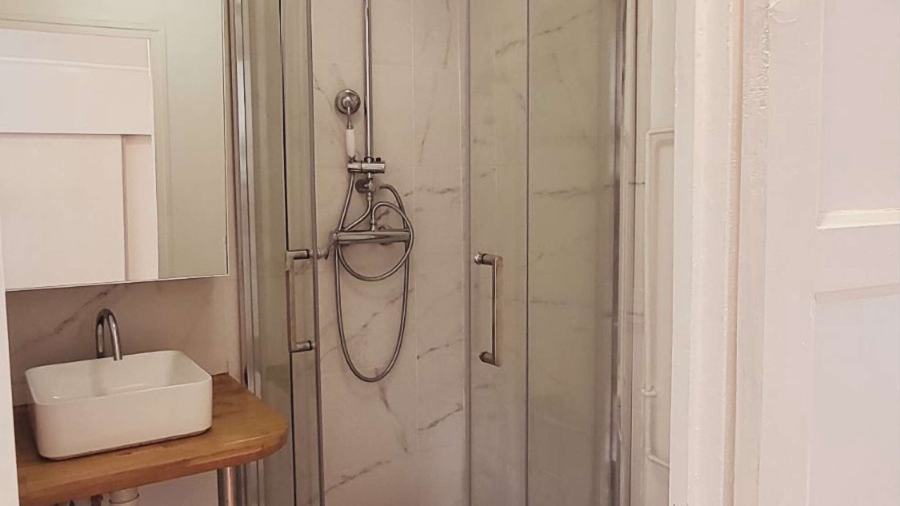 Photo of Bathroom in Le Plessis-Robinson