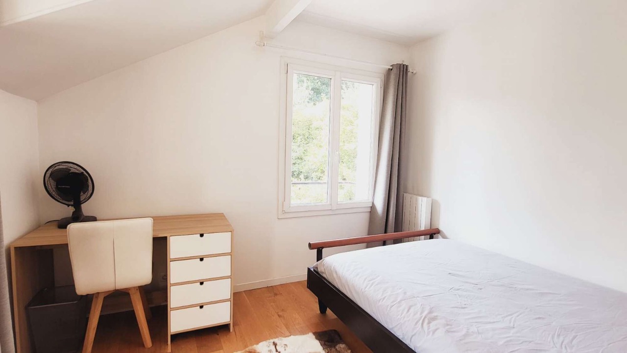 Photo of Bedroom in Le Plessis-Robinson