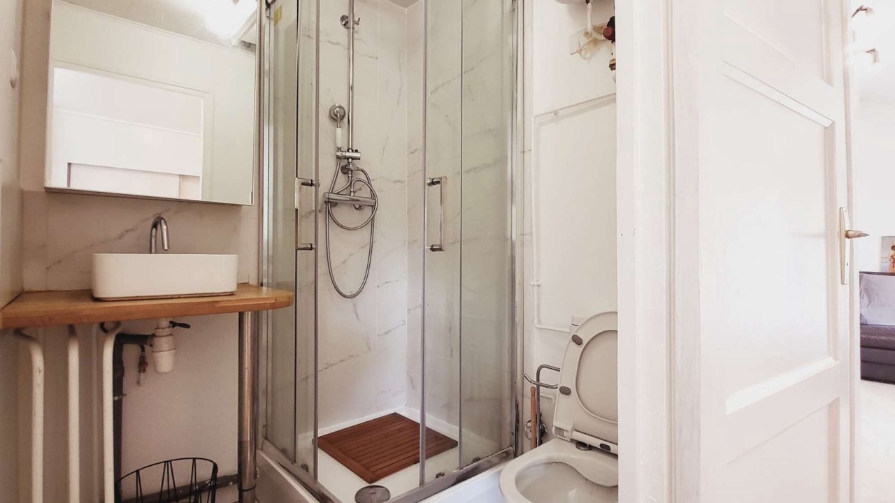 Photo of Bathroom in Le Plessis-Robinson