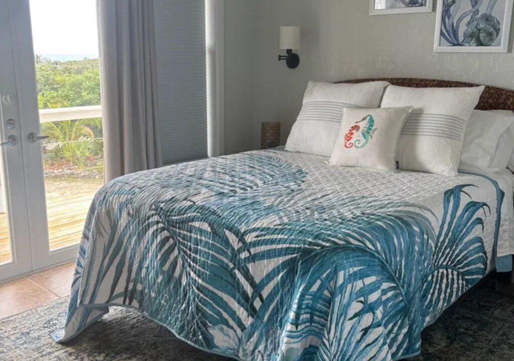 Photo of Bedroom in Green Turtle Cay