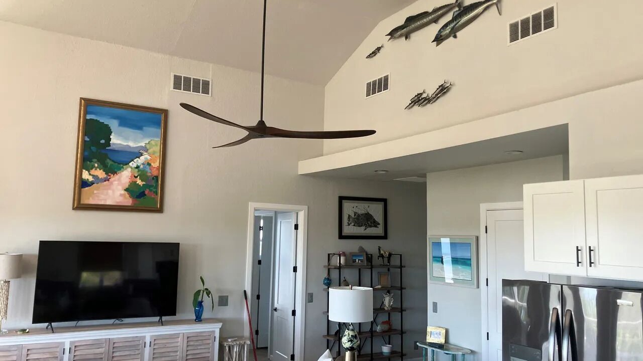 Photo of Livingroom in Green Turtle Cay