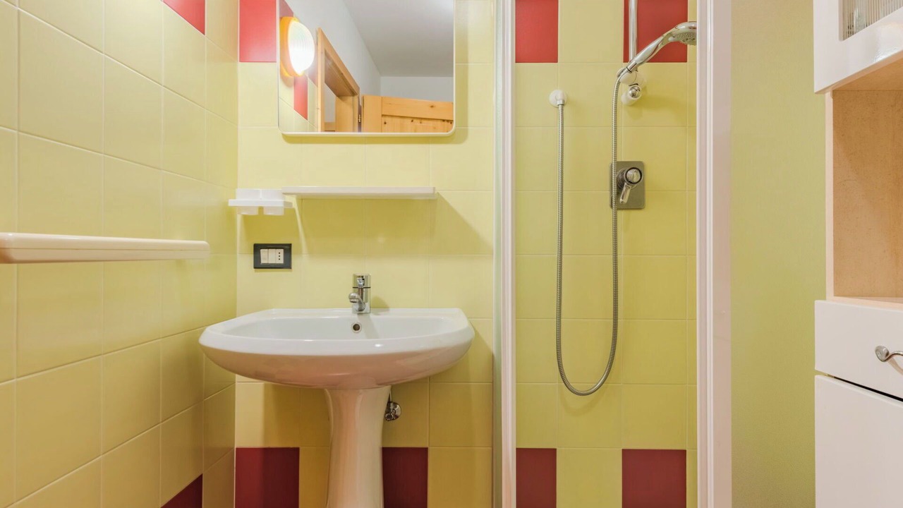 Photo of Bathroom in Rabbi