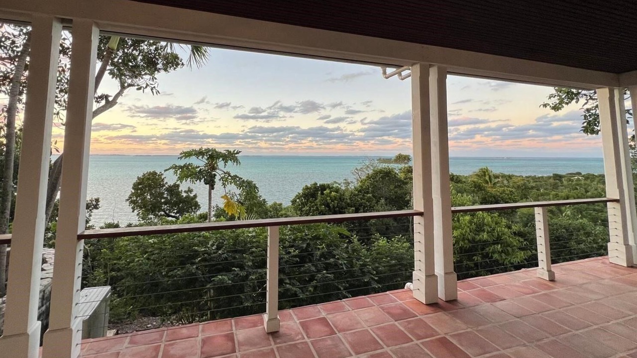 Photo of Patio Balcony in Hope Town