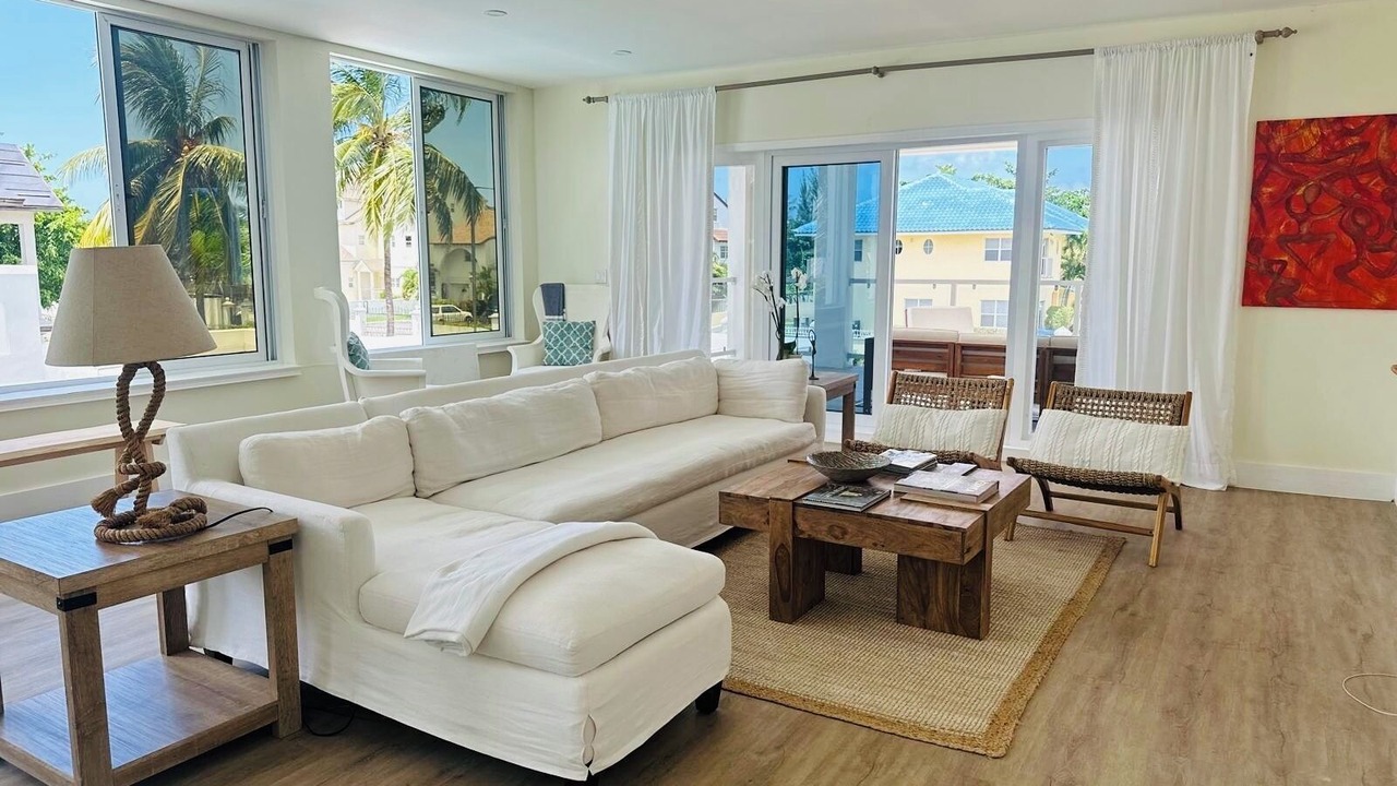 Photo of Livingroom in Nassau