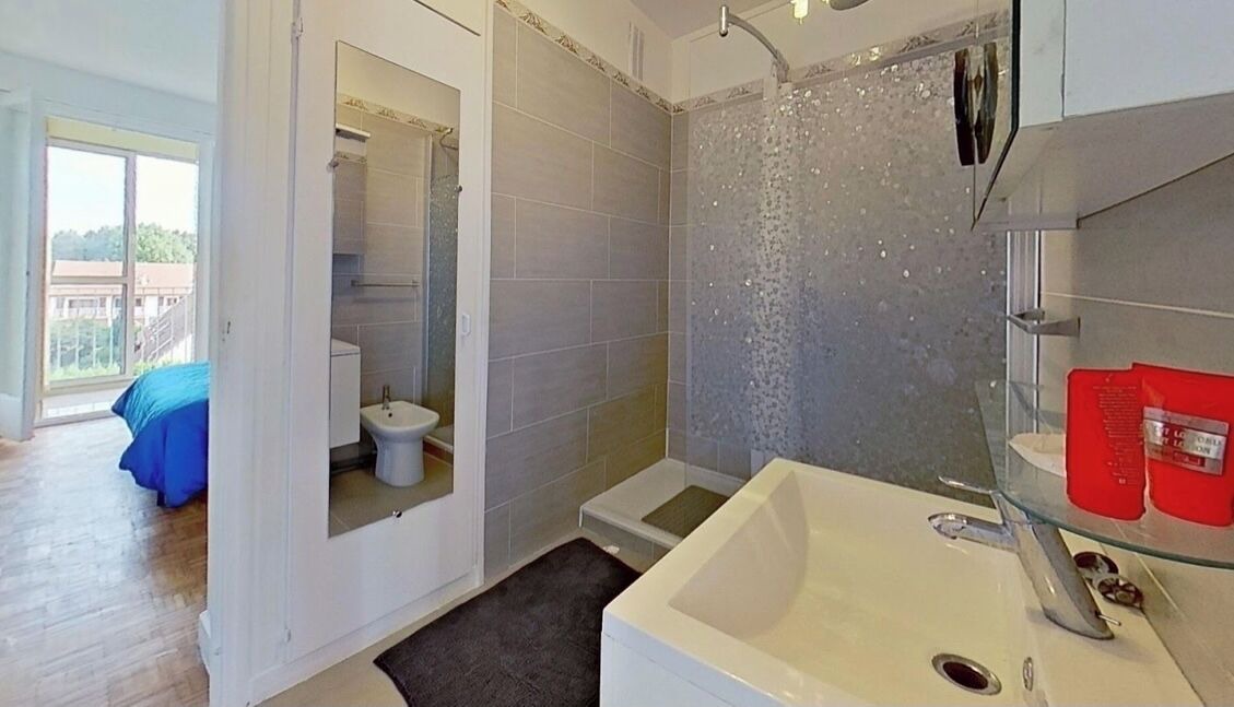 Photo of Bathroom in Chevilly-Larue