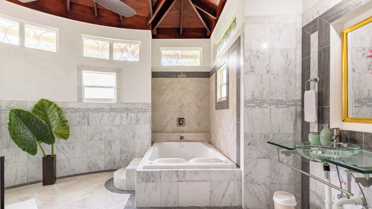 Photo of Bathroom in Runaway Bay
