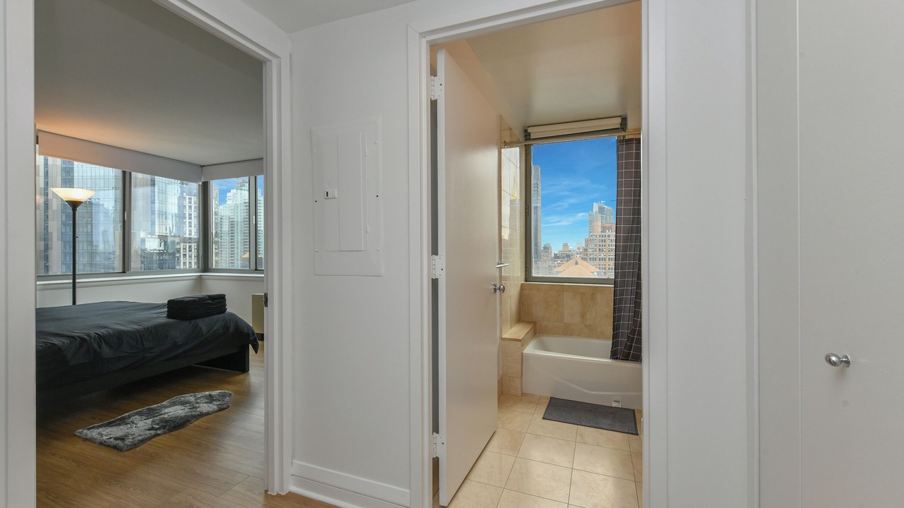 Photo of Bedroom in Midtown South