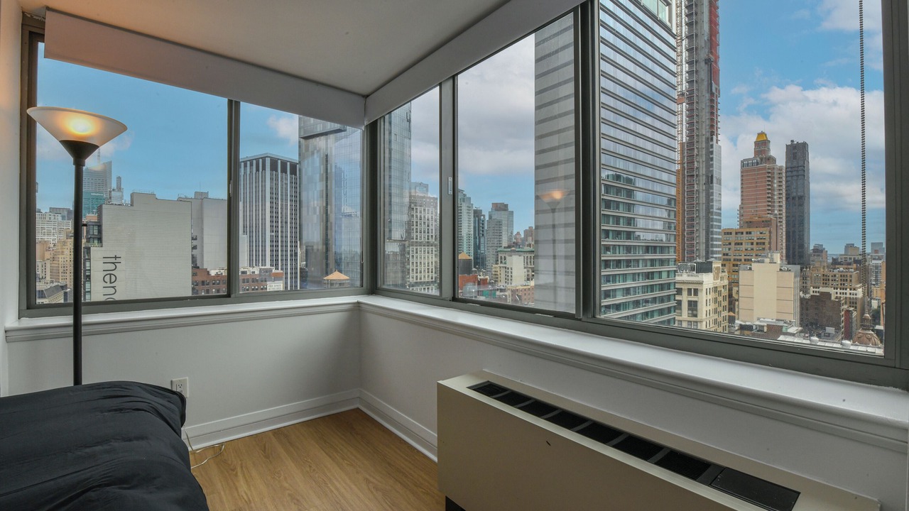 Photo of Bedroom in Midtown South
