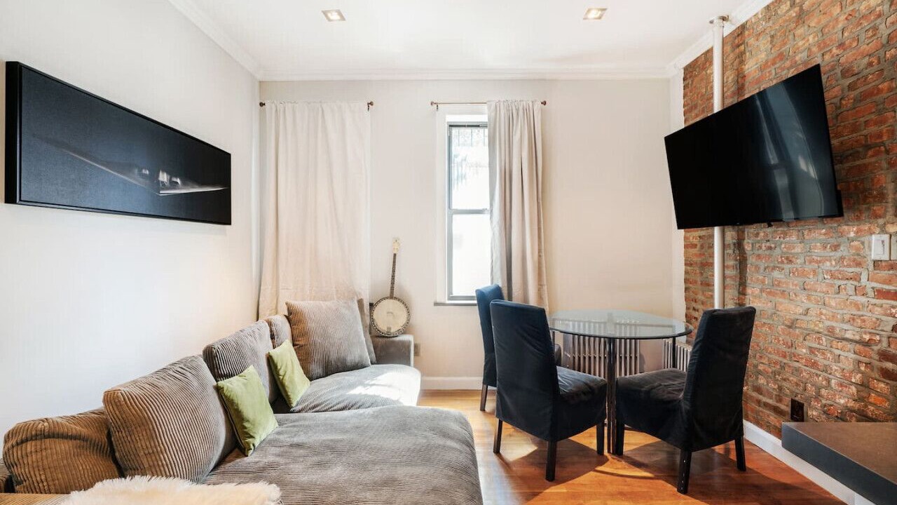 Photo of Livingroom in Little Italy