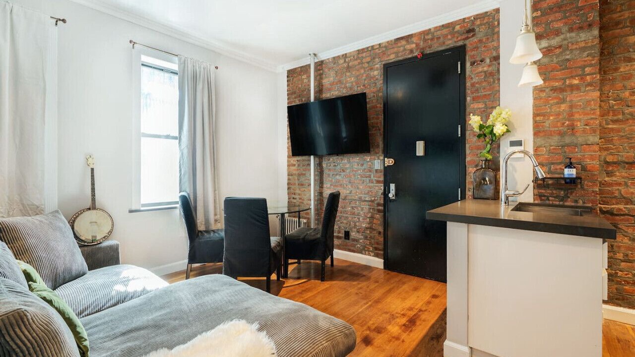 Photo of Livingroom in Little Italy