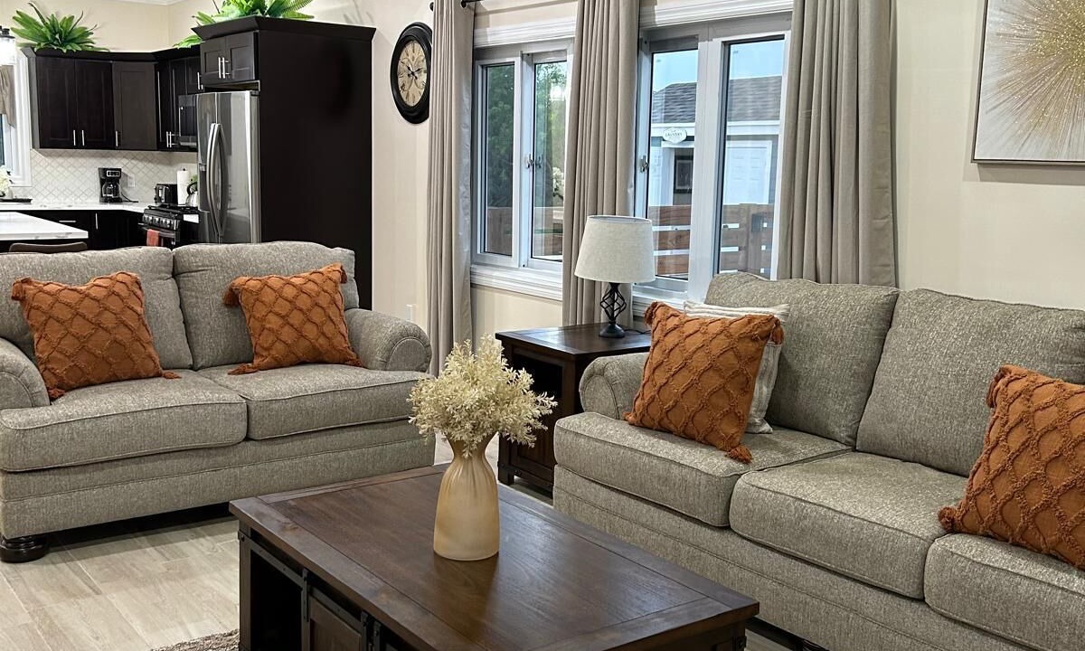 Photo of Livingroom in Farmer's Hill