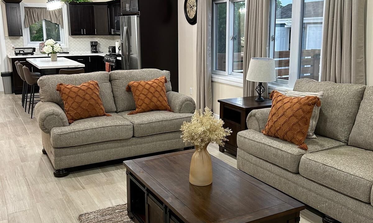 Photo of Livingroom in Farmer's Hill