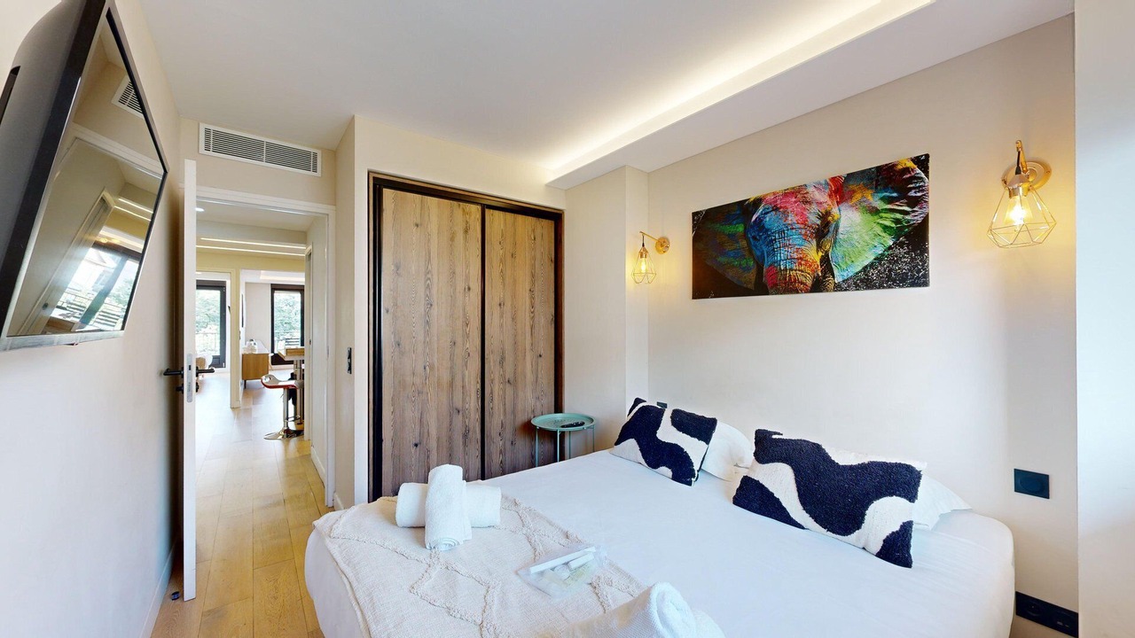 Photo of Bedroom in 15th Arrondissement