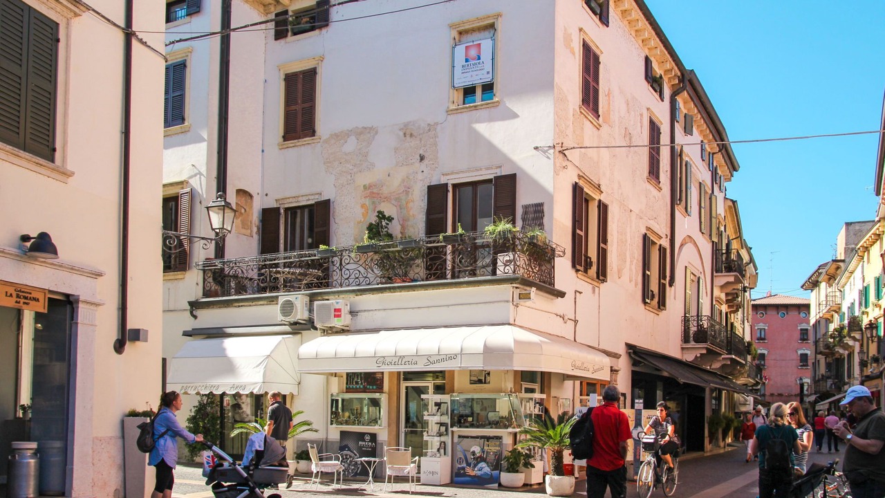 Photo of Others in Cavalcaselle