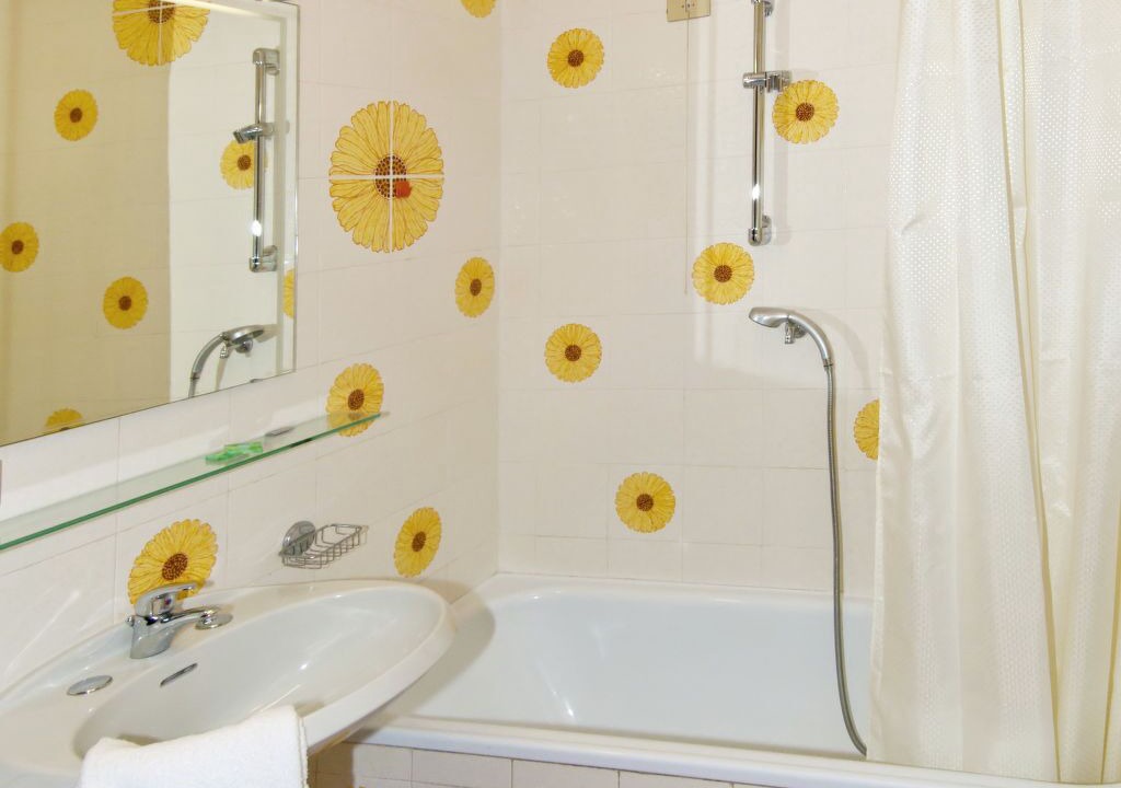 Photo of Bathroom in Frader