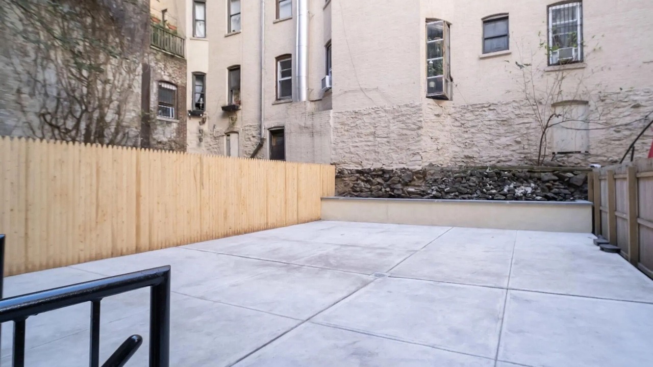 Photo of Patio Balcony in Manhattan Valley