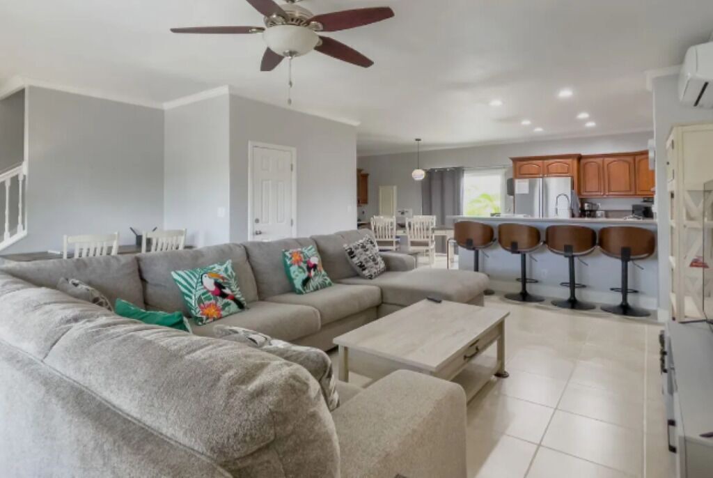 Photo of Livingroom in North Palmetto Point
