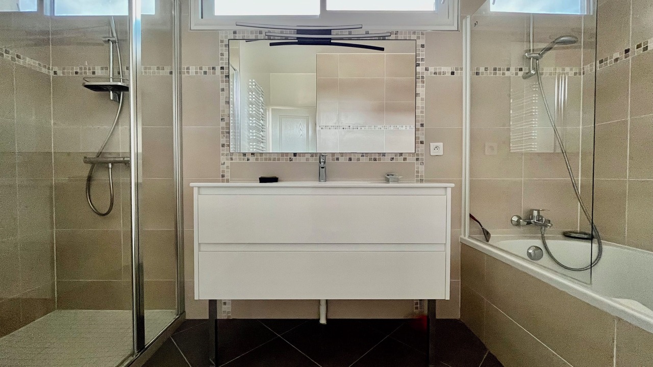 Photo of Bathroom in Les Muriers