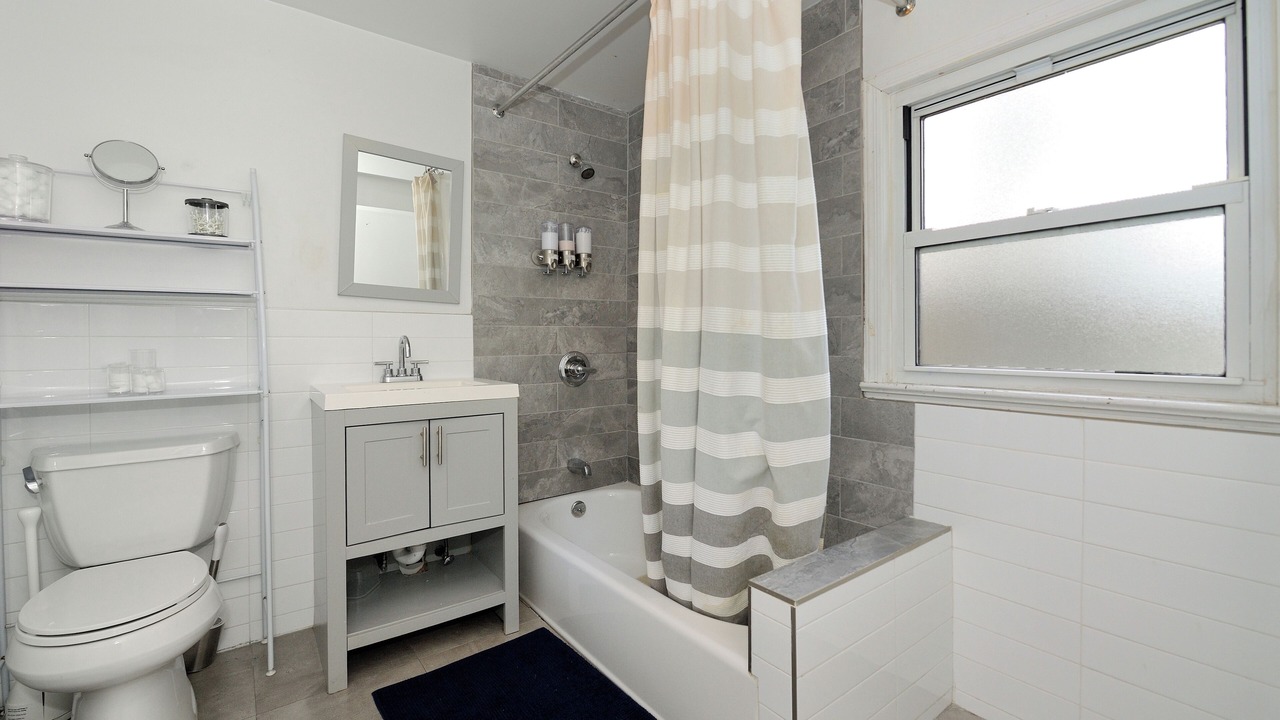 Photo of Bathroom in Ocean Hill