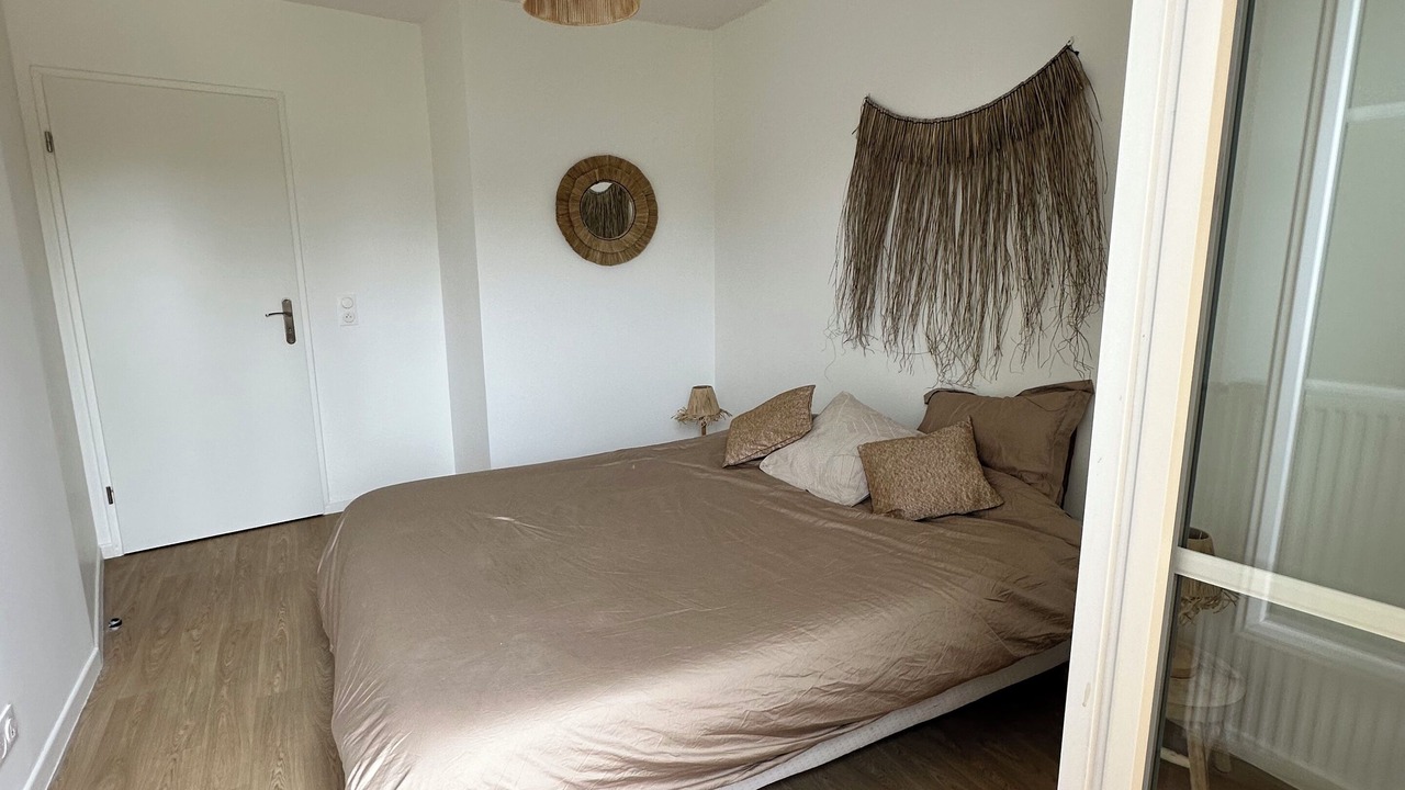 Photo of Bedroom in Le Bourget