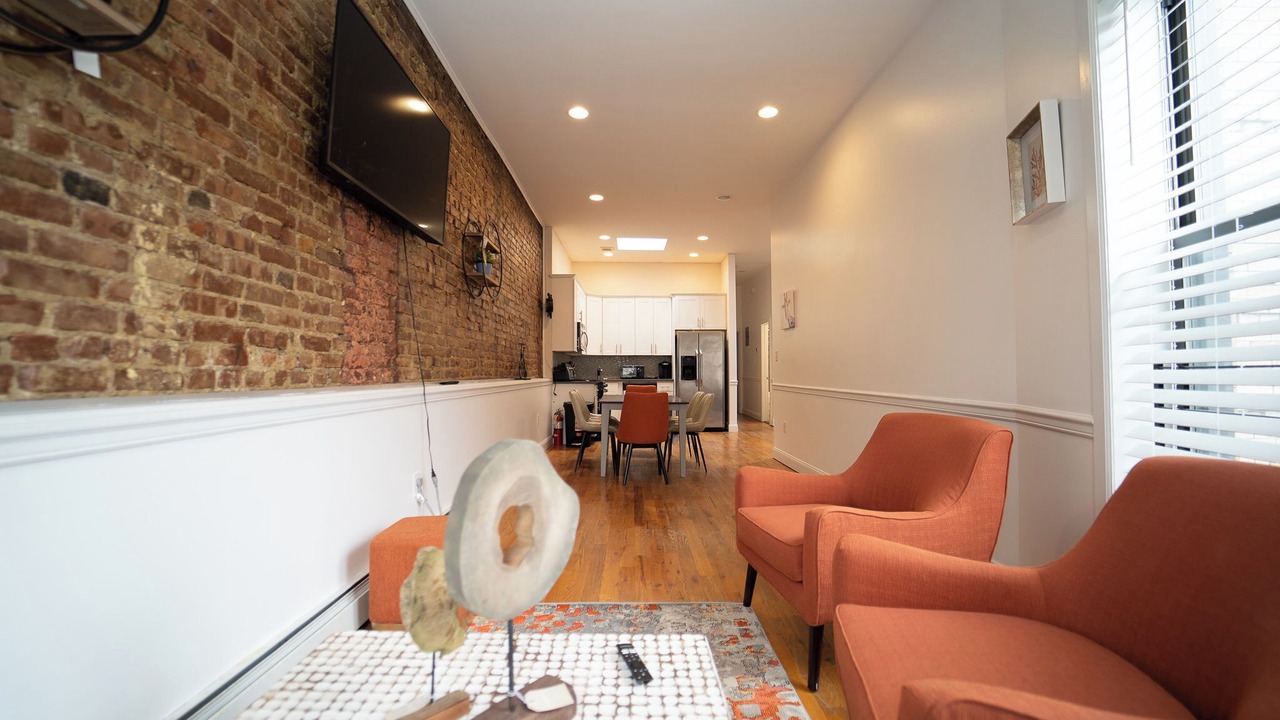 Photo of Livingroom in Brownsville