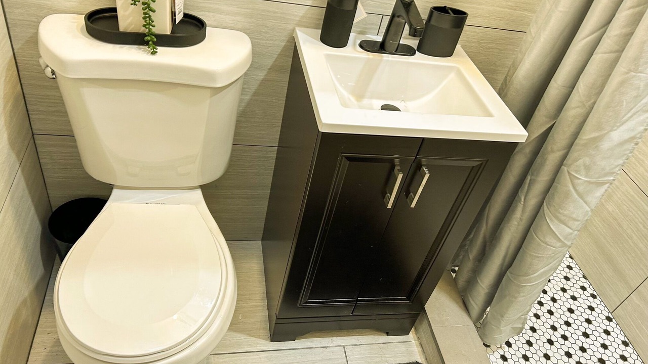 Photo of Bathroom in Canarsie