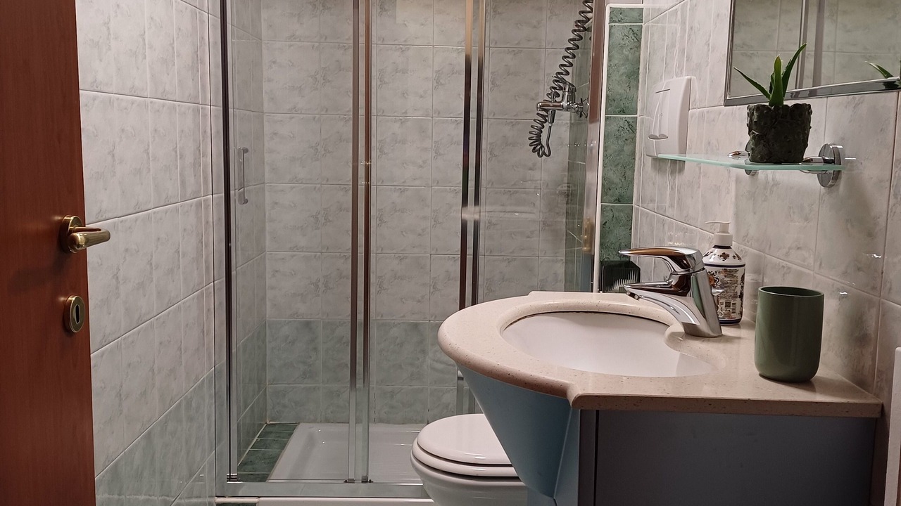 Photo of Bathroom in Ovest