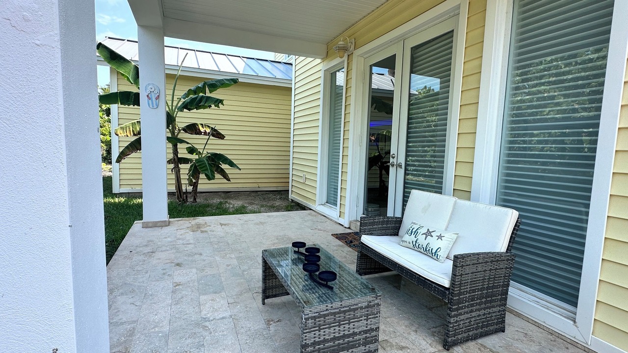 Photo of Patio Balcony in Alice Town