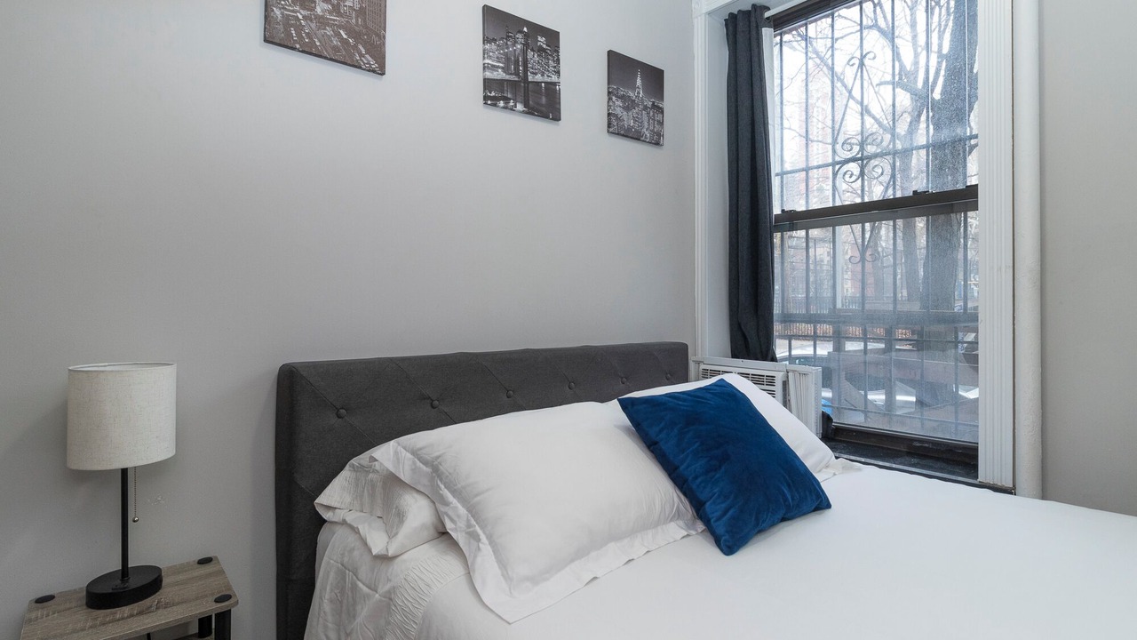 Photo of Bedroom in Tudor City