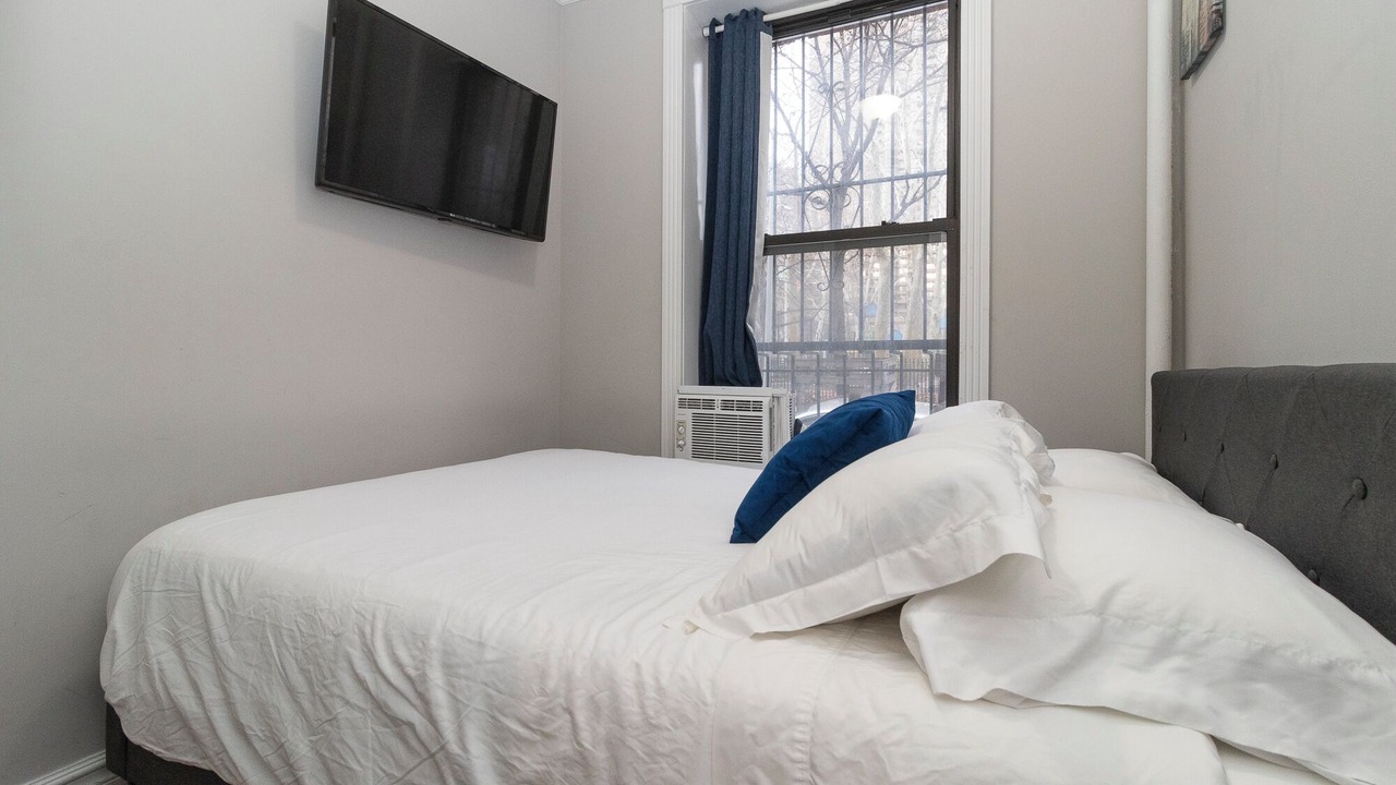 Photo of Bedroom in Tudor City