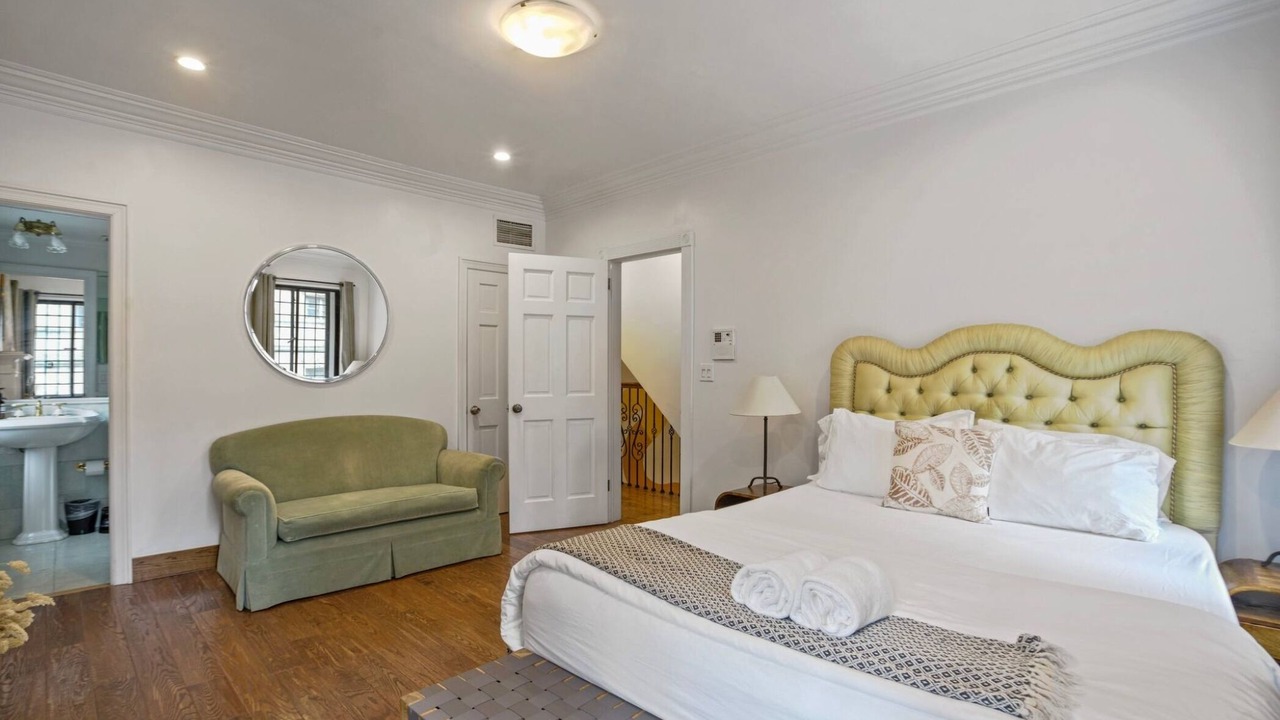 Photo of Bedroom in Midtown East