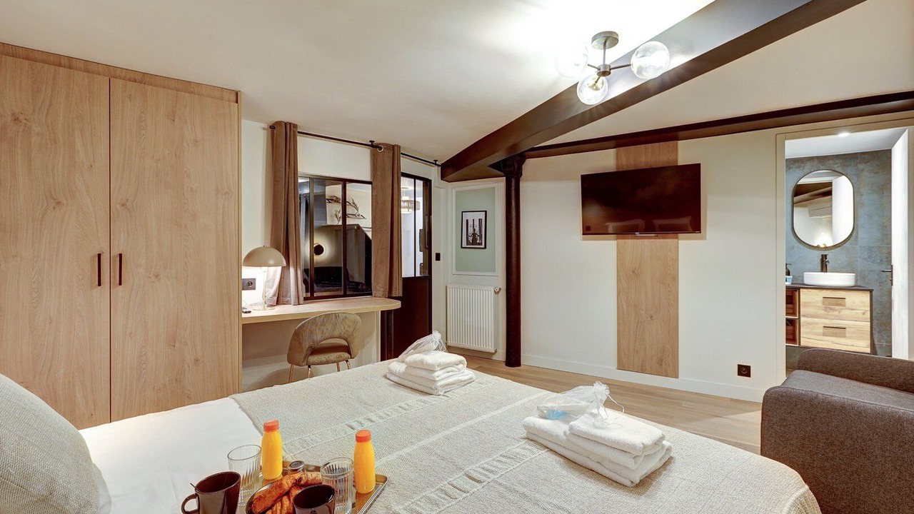 Photo of Bedroom in Saint-Lambert