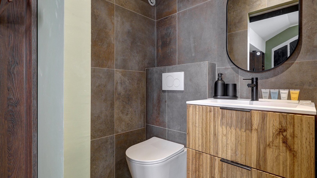 Photo of Bathroom in Saint-Lambert