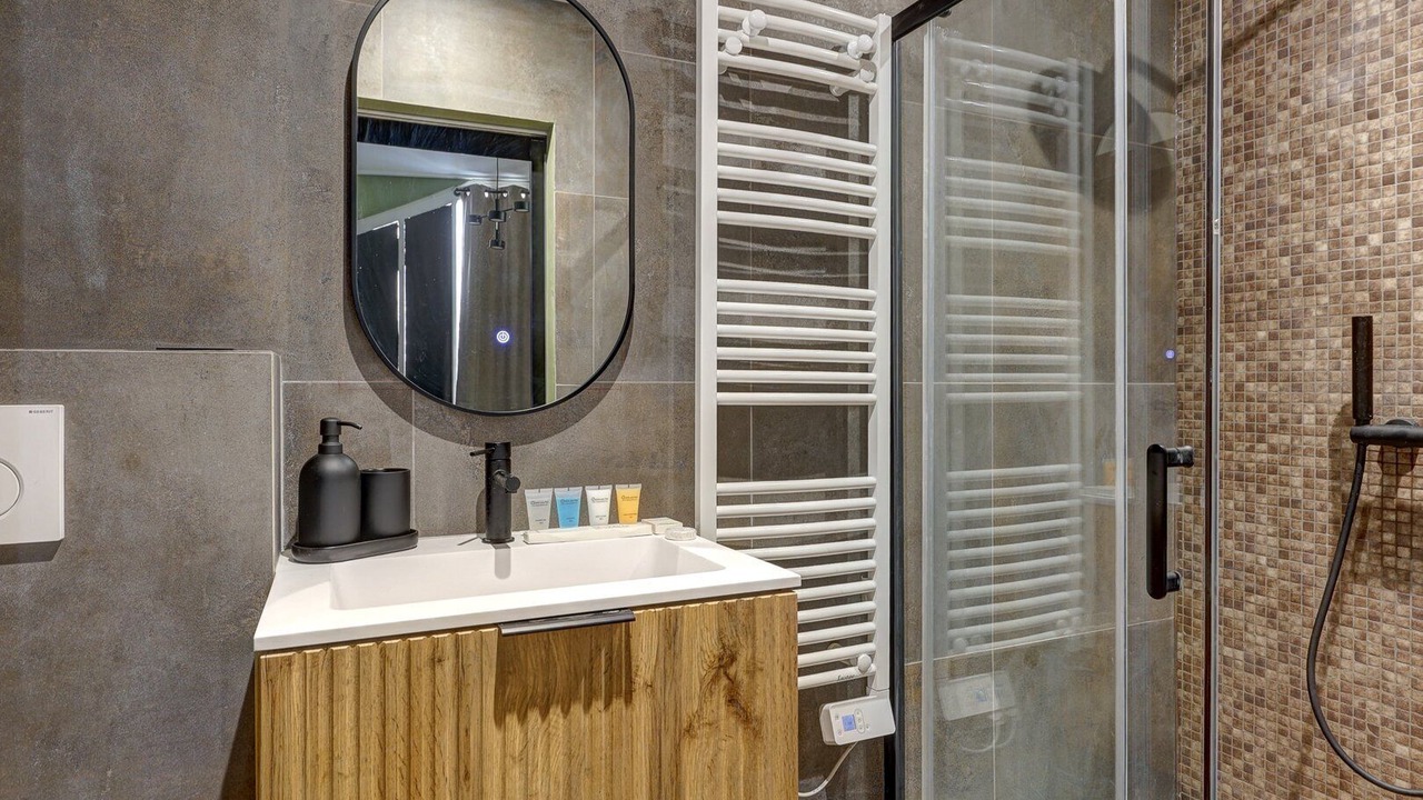 Photo of Bathroom in Saint-Lambert