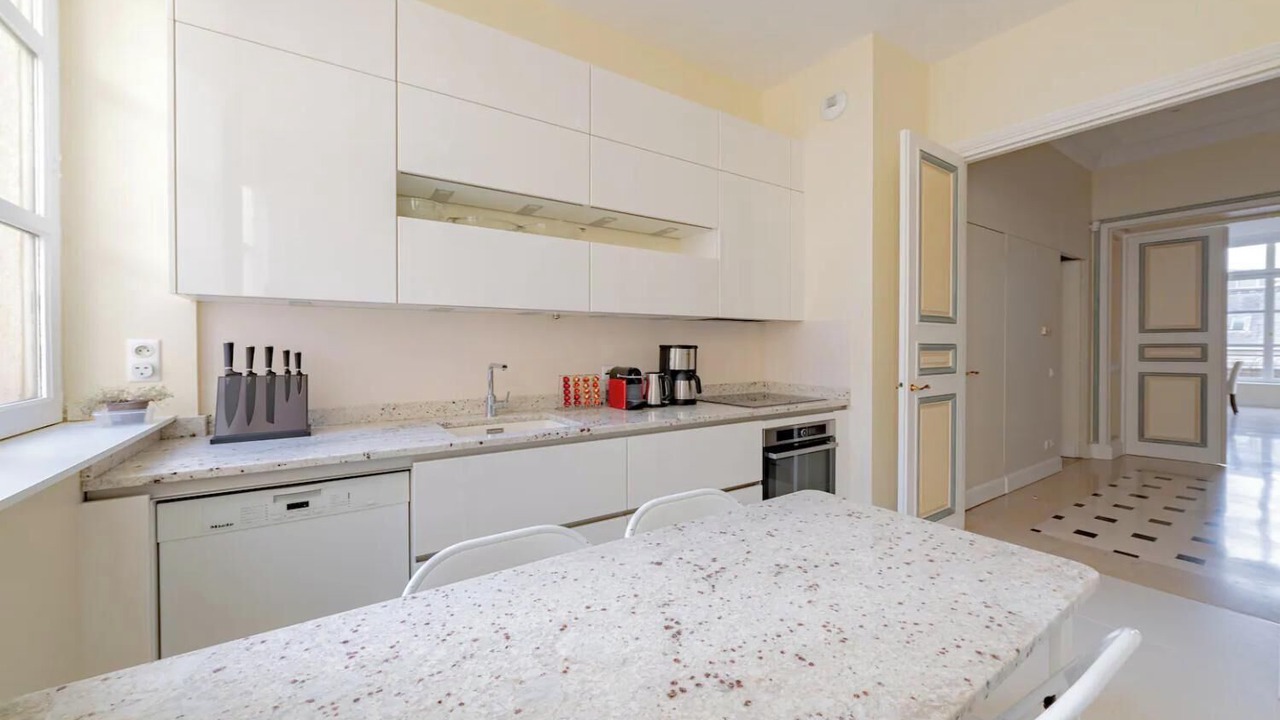 Photo of Kitchen in Quartier de la Monnaie