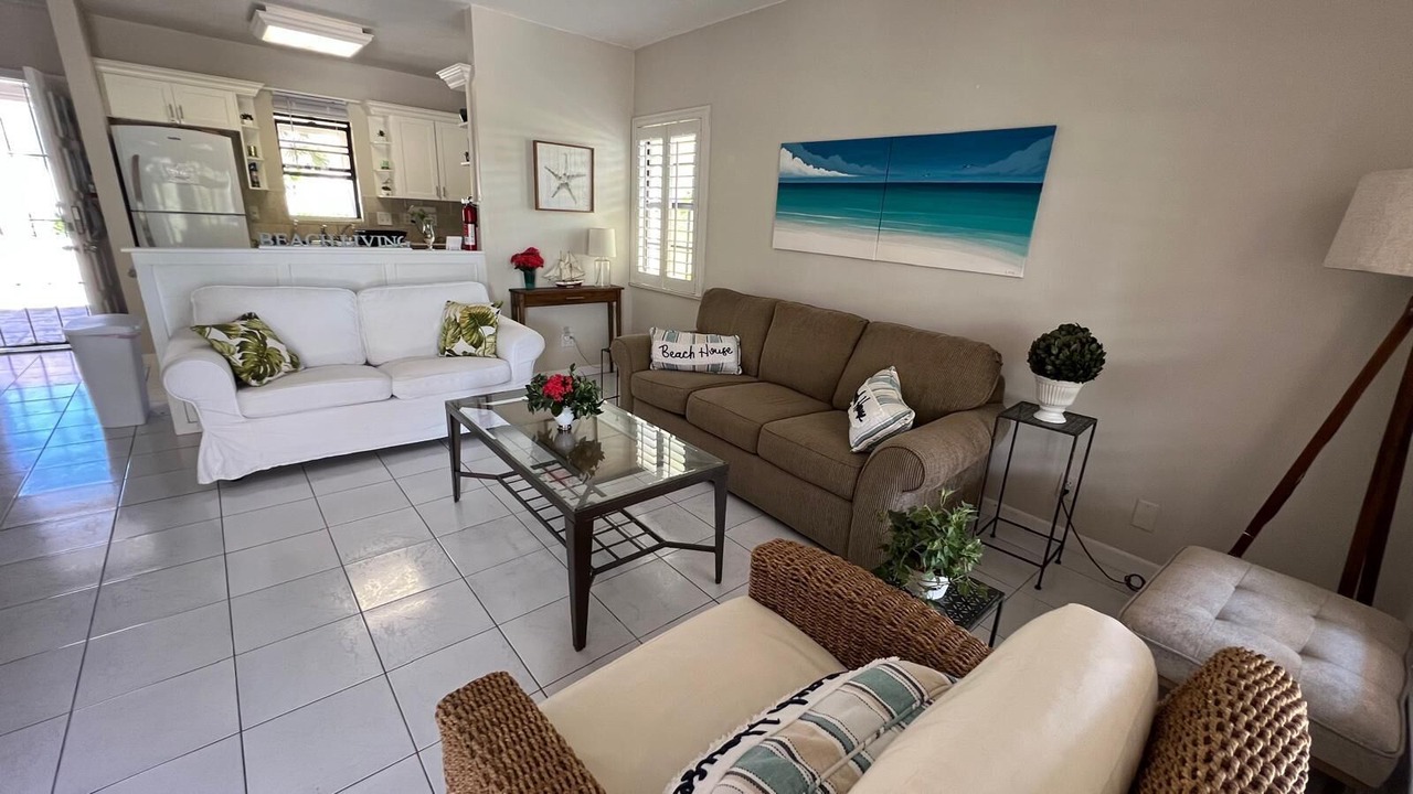 Photo of Livingroom in Bahamas Terrace