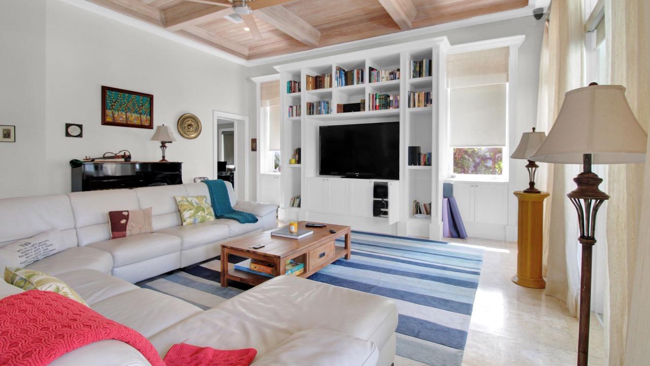 Photo of Livingroom in Nassau