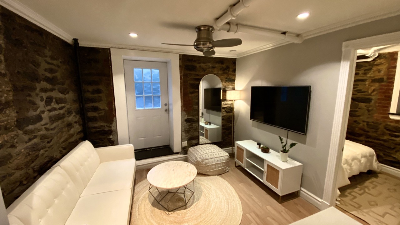 Photo of Livingroom in Tudor City