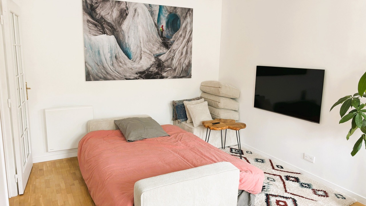 Photo of Bedroom in Le Plessis-Robinson