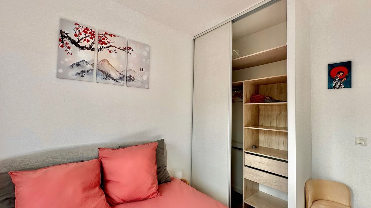 Photo of Bedroom in Le Plessis-Robinson