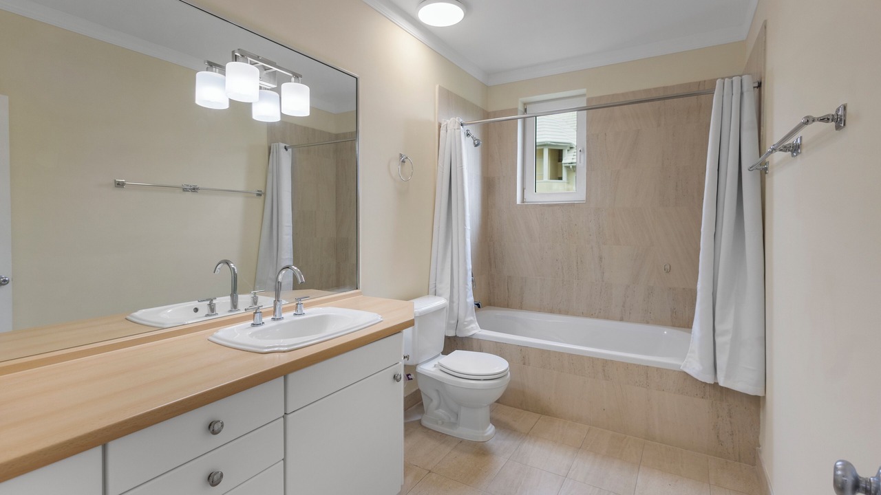 Photo of Bathroom in Paradise Island