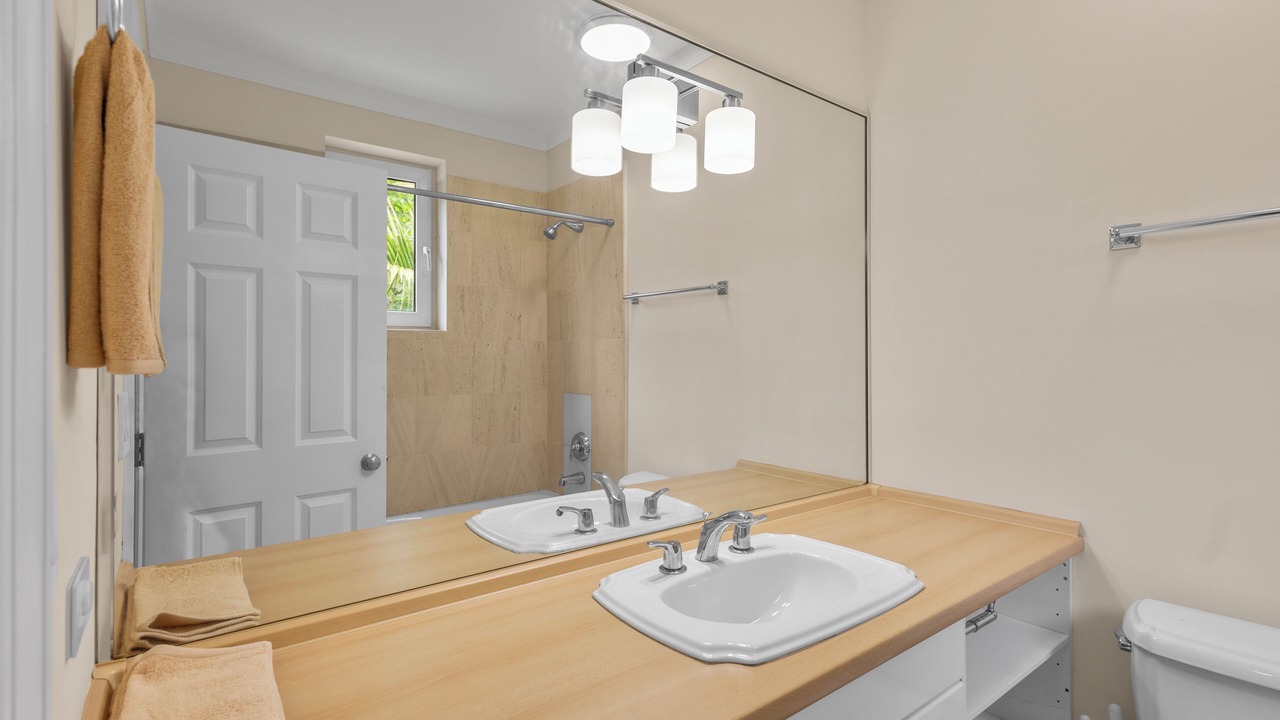 Photo of Bathroom in Paradise Island