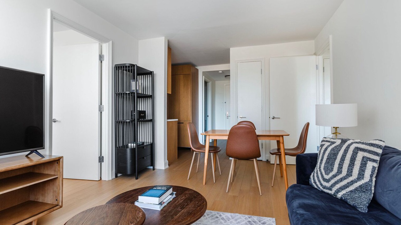 Photo of Livingroom in Sutton Place