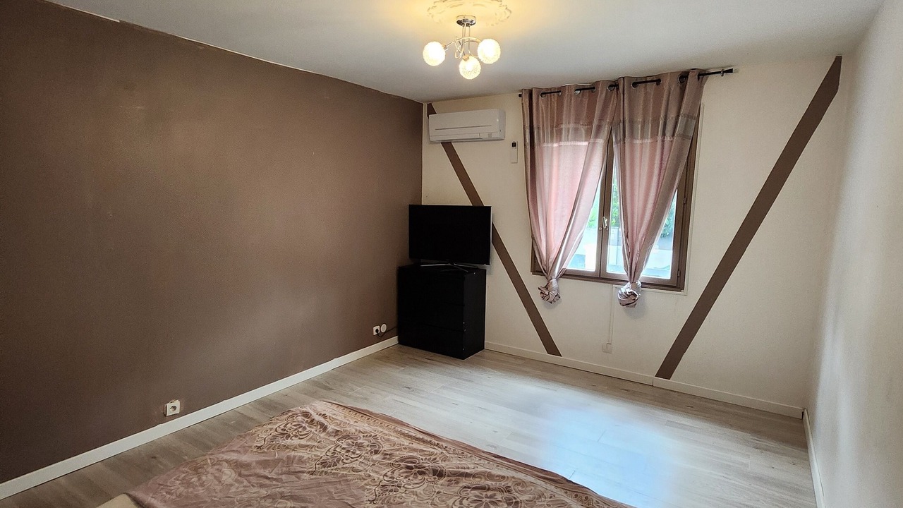Photo of Bedroom in Athis-Mons
