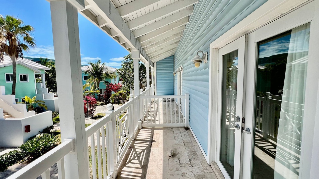 Photo of Patio Balcony in Alice Town