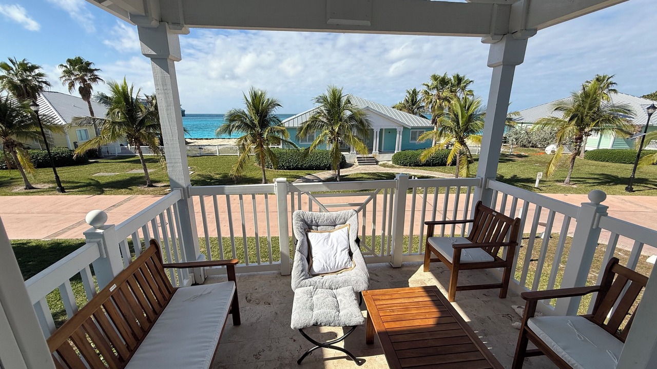 Photo of Patio Balcony in Alice Town