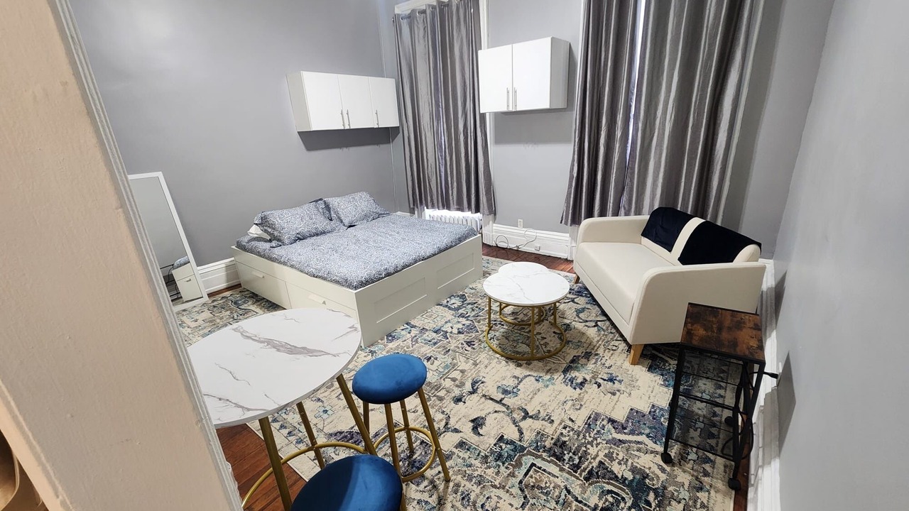 Photo of Livingroom in Tudor City