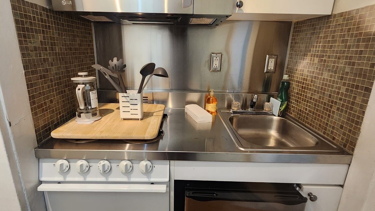 Photo of Kitchen in Tudor City